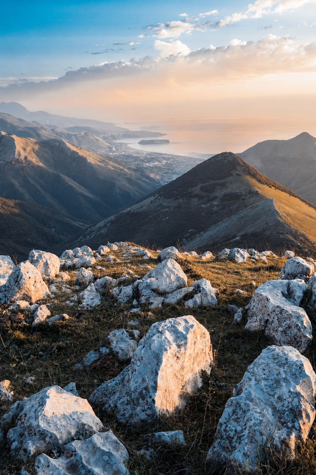 Il territorio intorno a Casa Madrigale, tra Tirreno e Pollino